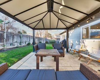 Home 4 miles to Downtown & 9 miles to Airport - Sacramento - Innenhof