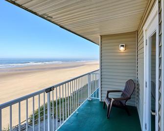 D Sands Rentals - Lincoln City - Balcony