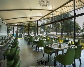 White Feather Resort Kauncha - Silvassa - Restaurant