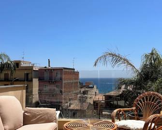 Ig - 'Villa Don Antonio' Apartments - Giardini Naxos - Balcony