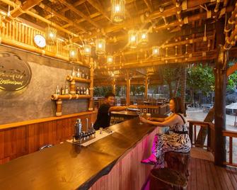Taatoh Resort And Freedom Beach Resort - Ko Tao - Bar