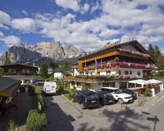 Barisetti Sport Hotel - Cortina d'Ampezzo - Byggnad