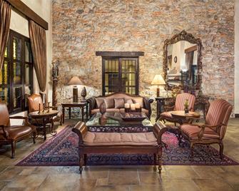 Camino Real Antigua - אנטיגואה גוואטמלה - סלון