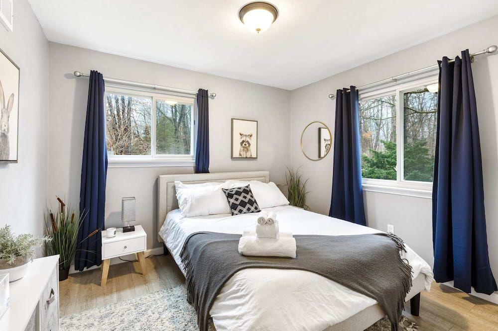 Gorgeous Four Bedroom Secluded Getaway - Brighton - Habitación