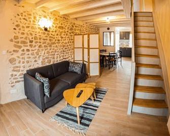 Gite L'hirondelle en Auvergne - Champs - Sala de estar