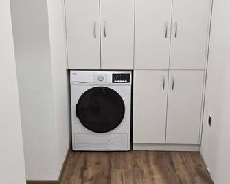 Charming 1-bedroom apartment in superb Ivanec with AC, WiFi - Ivanec - Lavandería