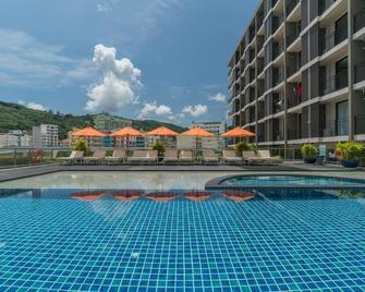 New Square Patong - Patong - Pool