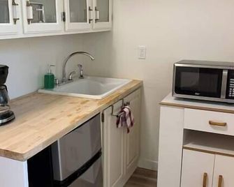 Country studio pet friendly - Port Alberni - Kitchen