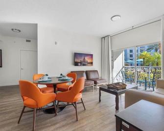 Hotel Apt at Celebration 10 min from Disney MH225 - Celebration - Eetruimte