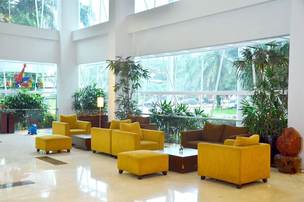 Grand Cakra Hotel Malang - מאלאנג - לובי