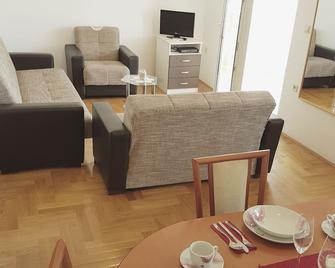 Apartments Dunja Malinska - Malinska - Sala de estar