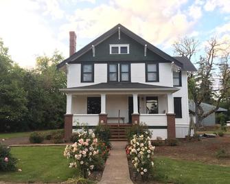 Boyer Farm House Located In The Heart Of Wine Country. - McMinnville - Building