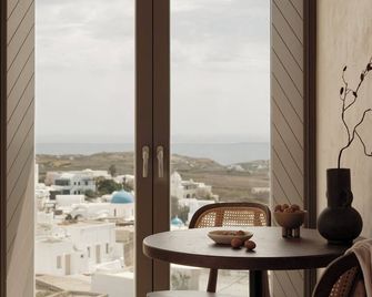 Enarma Suites & Spa Wellness Retreat - Megalochori - Balkón