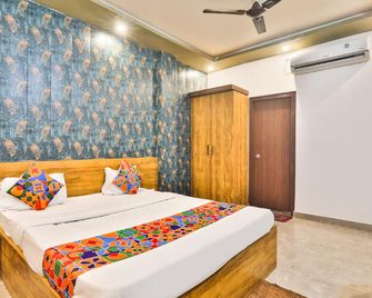 Hotel Anant Inn - Lucknow - Bedroom