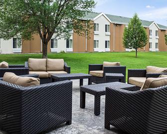 MainStay Suites Fargo - I-94 Medical Center - Fargo - Patio