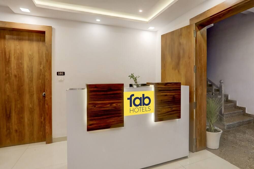 Fabhotel Oriental - Bhopal - Receptionist