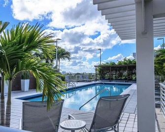 Lovely apt in the heart Midtown - Miami - Piscina