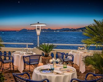 Hôtel Belles Rives - Antibes - Pátio