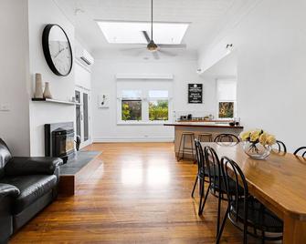 Noble View - Bairnsdale - Dining room