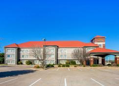 La Quinta Inn & Suites by Wyndham Eastland - Eastland - Gebouw