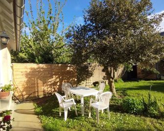 Logis de Cancale - Logis Duguesclin, in the heart of Cancale, just a stone's throw from the sea! - Cancale - Innenhof