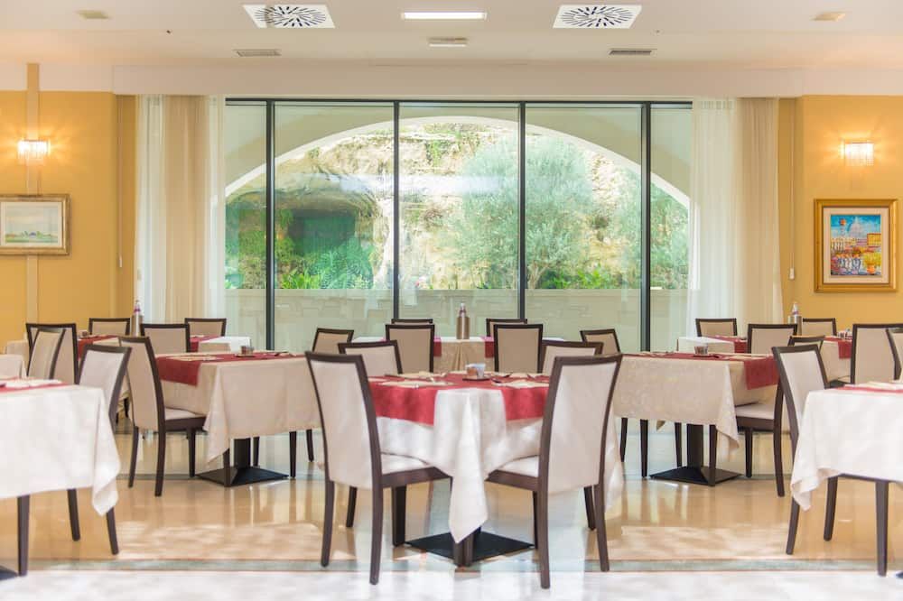 Hotel Vittoria Resort Pool & Spa - אוטרנטו - מסעדה