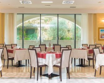 Hotel Vittoria Resort Pool & Spa - אוטרנטו - מסעדה