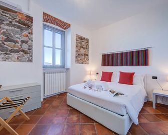 Incanto Sul Lago Pied Dans L' Eau - Arona