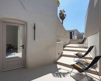 Calissa Suites by Ananda - Pyrgos Kallistis - Balcón