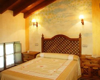 Hotel Rural Sucuevas - Mestas de Con - Habitación