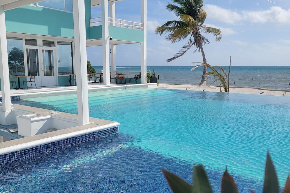 أيلاند ماجيك فيلاس - كيا كولكر - حوض السباحة