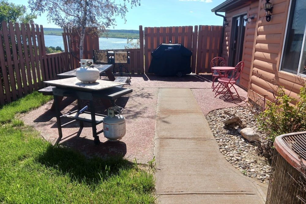 4 bedroom home on Missouri River - Chamberlain - Patio