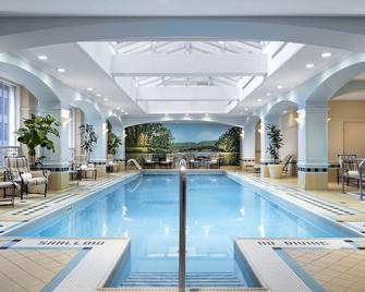 Fairmont Royal York Gold Experience - Toronto - Pool