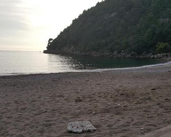 Il Nespolo - Scauri - Playa