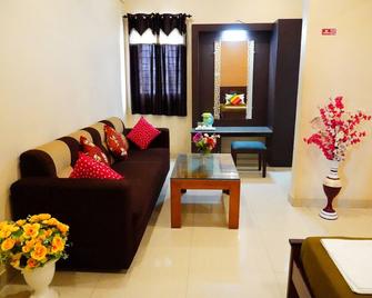 Vinayagam Residency - Ranipet - Living room