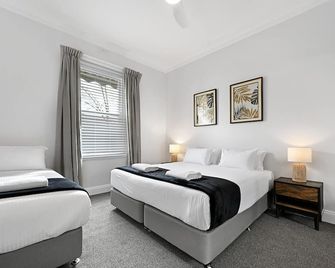 Dunkley House - Large Cbd Heritage Home, Sleeps 10 - Bathurst - Bedroom