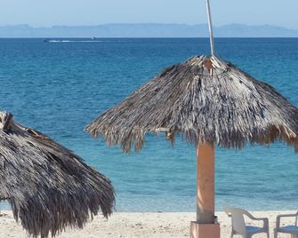 Club Cantamar Beach Hotel & Marina - La Paz - Beach