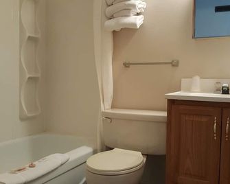 Hat Motel - Medicine Hat