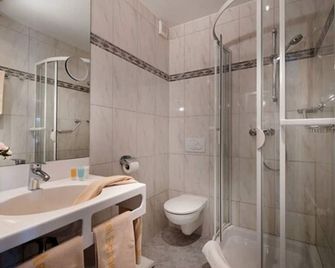 Hotel Sonneneck - Bad Kissingen - Ванна кімната