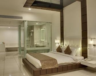 Hotel Lake View - Saputara - Κρεβατοκάμαρα