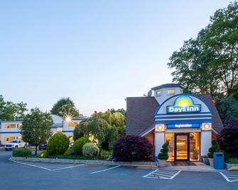 Days Inn by Wyndham Nanuet / Spring Valley - Nanuet - Building
