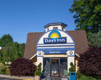 Days Inn by Wyndham Nanuet / Spring Valley - Nanuet - Building