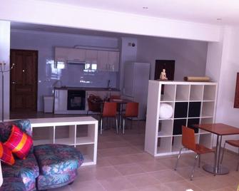 Cozy Loft-Apartment In Front Of Sierra Nevada - Fiñana - Sala de estar