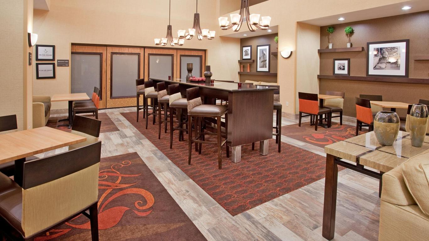 Hampton Inn & Suites Dickinson