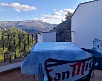 Apartamentos Sierra del Hacho - Montejaque - Balcón