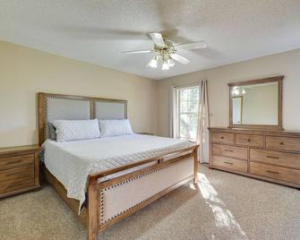 Peaceful Pineville Vacation Rental w/ Grill! - Jane - Habitación