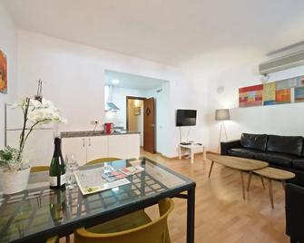 Barcelonaforrent Sant Pau Barcelona Suites - Barcelona - Sala de estar