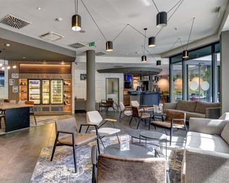 Novotel Suites München Parkstadt Schwabing - Munich - Lobby
