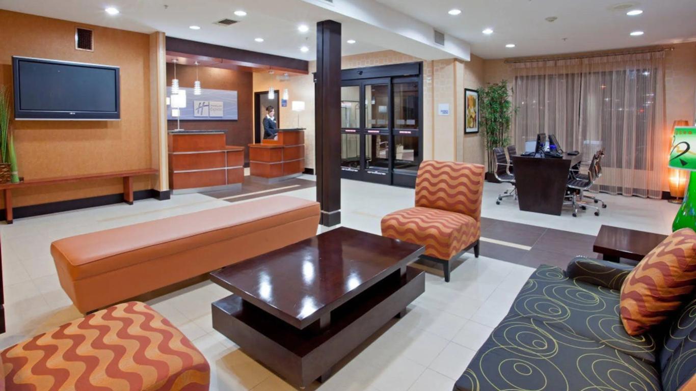 Holiday Inn Express & Suites Arlington (I-20-Parks Mall)