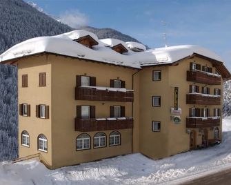 Hotel Ristorante Milano - Vermiglio - Building